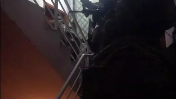 Karaman'da, özel harekat destekli 550 polisle uyuşturucu operasyonu: 41 gözaltı (2) Karaman'da, özel harekat destekli 550 polisle uyuşturucu operasyonu: 41 gözaltı (2)