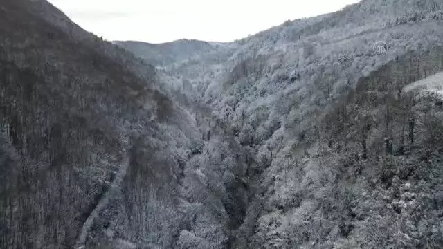 Karla kaplanan Çam Dağı görsel şölen sunuyor Karla kaplanan Çam Dağı görsel şölen sunuyor