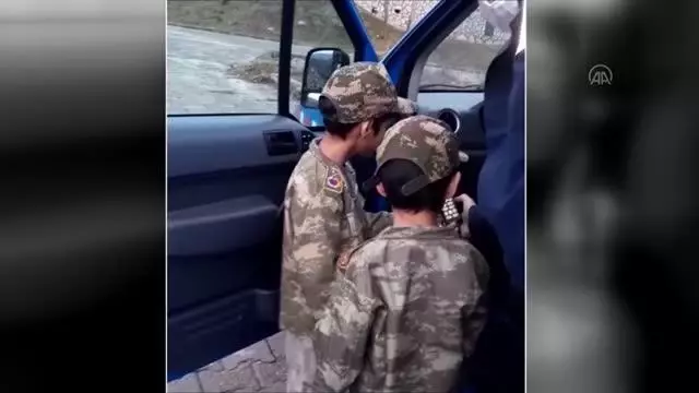 Son dakika haberi... KASTAMONU - Jandarmadan 'Sizi çok seviyorum, videomu izlerseniz sevinirim' diyen çocuğa ziyaret Son dakika haberi... KASTAMONU - Jandarmadan 'Sizi çok seviyorum, videomu izlerseniz sevinirim' diyen çocuğa ziyaret