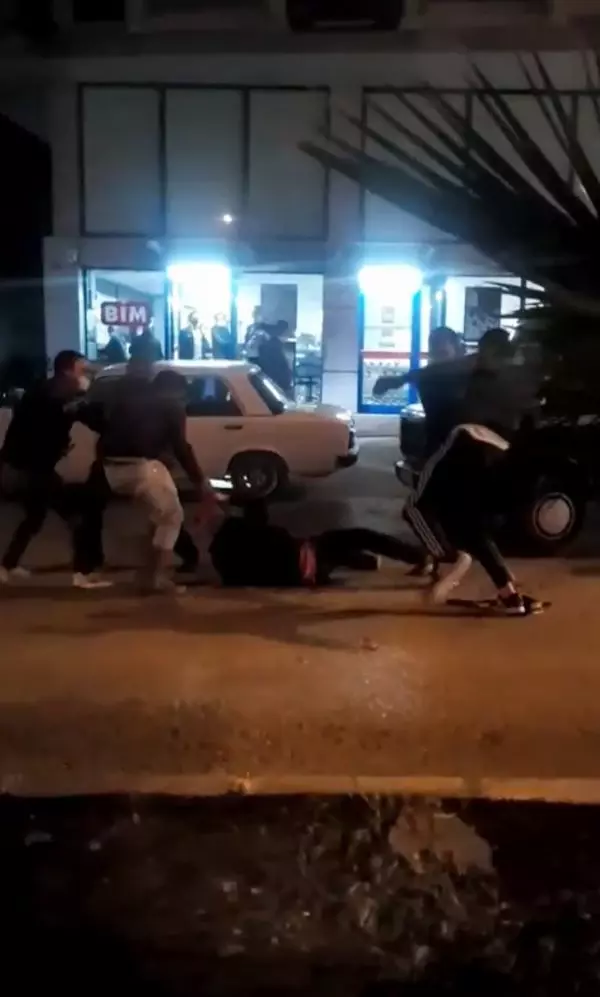 Son dakika haberleri... Kaza sonrası tartıştıkları motosiklet sürücüsünü dövdüler Son dakika haberleri... Kaza sonrası tartıştıkları motosiklet sürücüsünü dövdüler