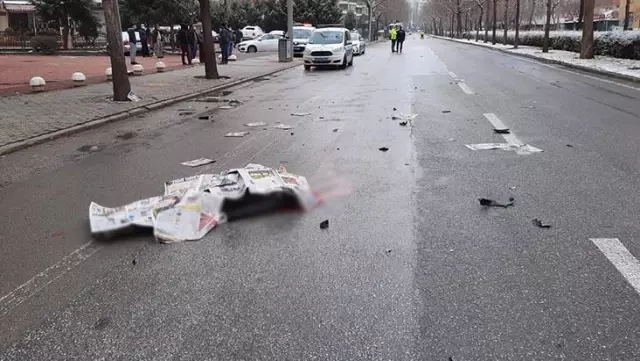 Kazada can verdi, dağıttığı gazetelerle cansız bedeni örtüldü Kazada can verdi, dağıttığı gazetelerle cansız bedeni örtüldü
