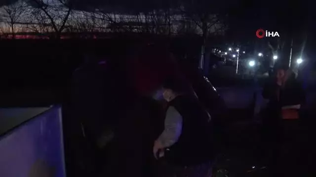 Kazada yaralanan akrabalarını unutup eşyalarını aradılar