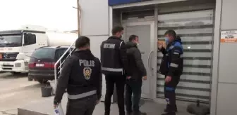 Kırıkkale: Son dakika haber... Kırıkkale'de, 'Silici' operasyonunda 2 akaryakıt istasyonu arandı Kırıkkale: Son dakika haber... Kırıkkale'de, 'Silici' operasyonunda 2 akaryakıt istasyonu arandı