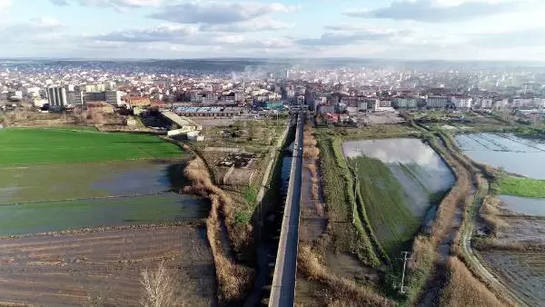 Kirli akan Ergene Nehri taştı, tarım arazileri su altında kaldı Kirli akan Ergene Nehri taştı, tarım arazileri su altında kaldı