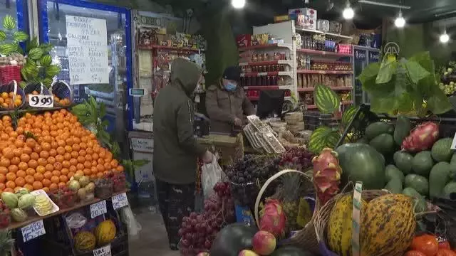 Kısıtlamadan muaf işletmeler vatandaşa hizmet vermeye devam ediyor Kısıtlamadan muaf işletmeler vatandaşa hizmet vermeye devam ediyor