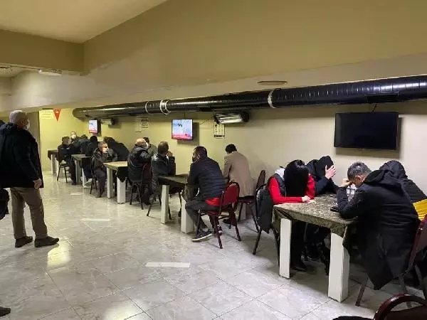 Kumar oynayan 113 kişiye toplam 506 bin 918 lira ceza Kumar oynayan 113 kişiye toplam 506 bin 918 lira ceza