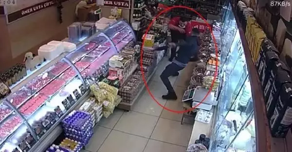 Lokanta sahibini, haraç vermeyince bıçakladı Lokanta sahibini, haraç vermeyince bıçakladı