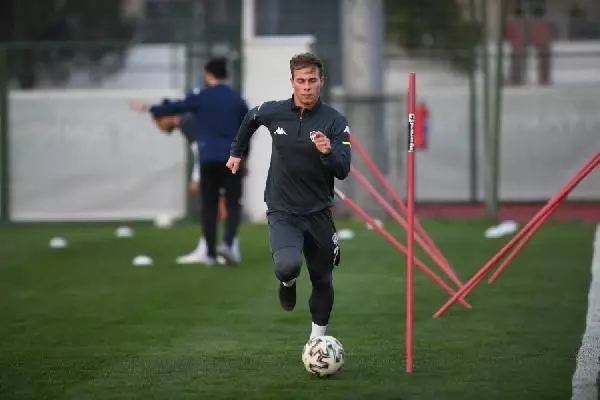 Mustafa Er: Bursaspor'u Avrupa da takip ediyor Mustafa Er: Bursaspor'u Avrupa da takip ediyor