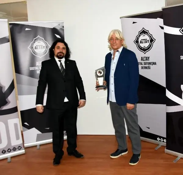 Olympique Lyonlu Cenk'in babası gururlu Olympique Lyonlu Cenk'in babası gururlu