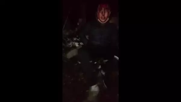 Otomobil uçuruma yuvarlandı; yaralılara, lastik değişen kuryeler müdahale etti Otomobil uçuruma yuvarlandı; yaralılara, lastik değişen kuryeler müdahale etti