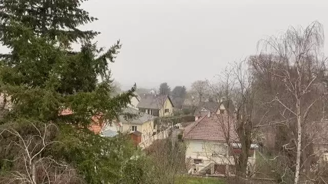 Paris beyaza büründü Paris beyaza büründü