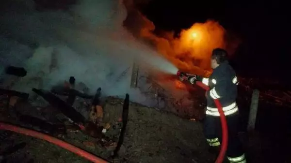 Safranbolu'da tek katlı ev yandı Safranbolu'da tek katlı ev yandı