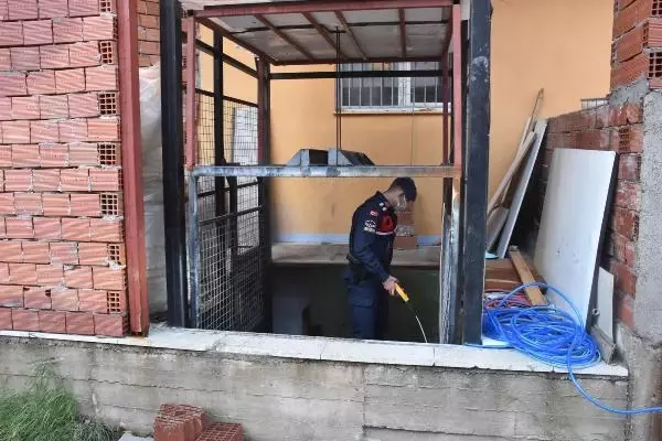 İzmir'de kaçak içki operasyonu İzmir'de kaçak içki operasyonu