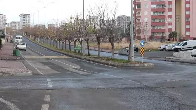 Son dakika haberleri... (Drone) Cadde ve sokaklarda sessizlik hakim Son dakika haberleri... (Drone) Cadde ve sokaklarda sessizlik hakim