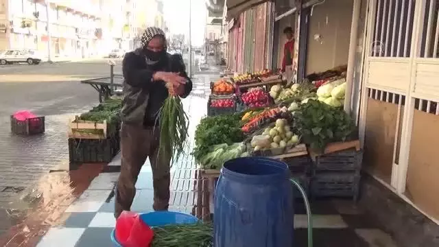 ŞANLIURFA - Viranşehir'de cadde ve sokaklar sessizliğe büründü ŞANLIURFA - Viranşehir'de cadde ve sokaklar sessizliğe büründü