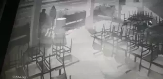 Son dakika haberi! Sokağa çıkma kısıtlamasında restoran önündeki klima motoru hırsızlığı kamerada