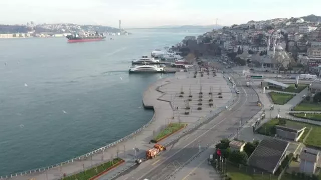 Son dakika haberi: Sokak kısıtlamasında sakin bir gün yaşanıyor - Üsküdar ve Kadıköy Meydanı Son dakika haberi: Sokak kısıtlamasında sakin bir gün yaşanıyor - Üsküdar ve Kadıköy Meydanı