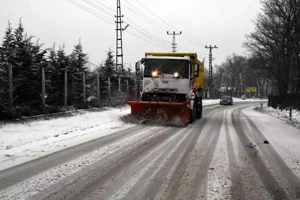 Tekirdağ'ın yüksek kesimlerinde kar yağışı Tekirdağ'ın yüksek kesimlerinde kar yağışı