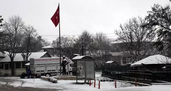 Tekirdağ'ın yüksek kesimlerinde kar yağışı Tekirdağ'ın yüksek kesimlerinde kar yağışı