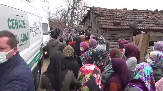 Trafik kazasında ölen özel harekat polisinin cenazesi toprağa verildi Trafik kazasında ölen özel harekat polisinin cenazesi toprağa verildi