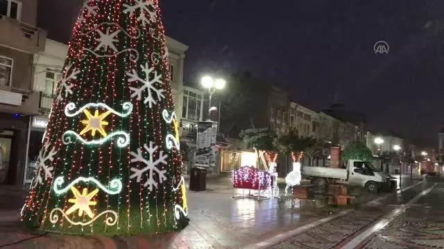 Kar yağışı etkili oluyor Kar yağışı etkili oluyor