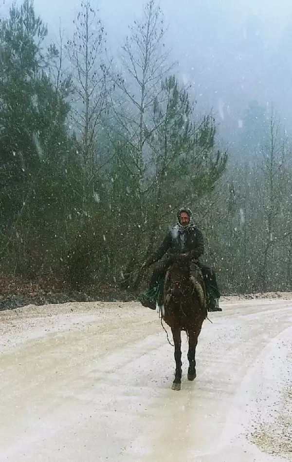 Turgutlu'da kar yağışı etkili oldu Turgutlu'da kar yağışı etkili oldu