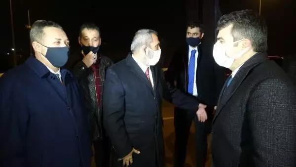 Sanatçı Yavuz Bingöl, polis ekiplerine çorba dağıttı Sanatçı Yavuz Bingöl, polis ekiplerine çorba dağıttı