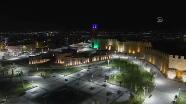 Yeni HES barajlarıyla Doğu Anadolu'ya enerji akmaya devam edecek Yeni HES barajlarıyla Doğu Anadolu'ya enerji akmaya devam edecek