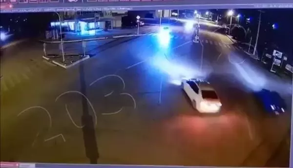 Son dakika haber: 3 kişinin öldüğü kazanın yeni görüntüsü ortaya çıktı Son dakika haber: 3 kişinin öldüğü kazanın yeni görüntüsü ortaya çıktı