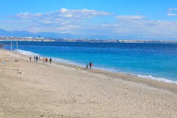 Antalya kısıtlamanın son gününde sessiz Antalya kısıtlamanın son gününde sessiz