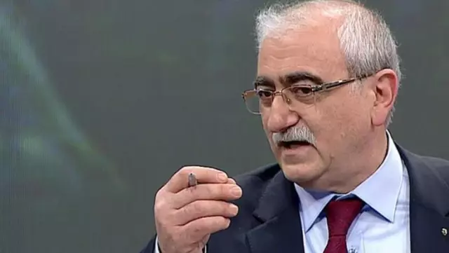 Aşı olmayacakları vatan hainliğiyle suçlayan Prof. Dr. Sönmez şimdi de köpek benzetmesiyle tepkilerin odağında Aşı olmayacakları vatan hainliğiyle suçlayan Prof. Dr. Sönmez şimdi de köpek benzetmesiyle tepkilerin odağında