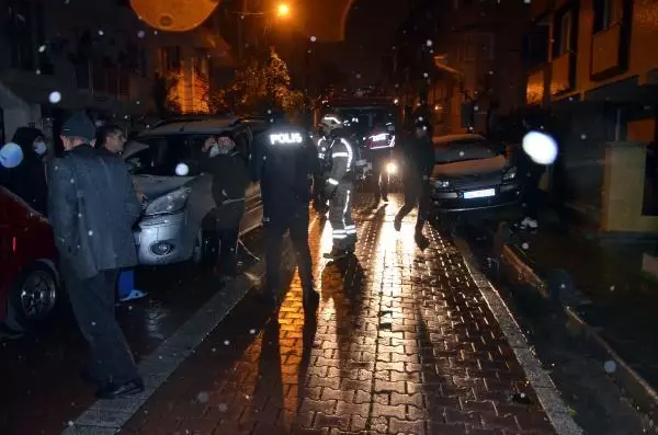 Avcılar'daki yangına müdahaleye hatalı park engeli Avcılar'daki yangına müdahaleye hatalı park engeli