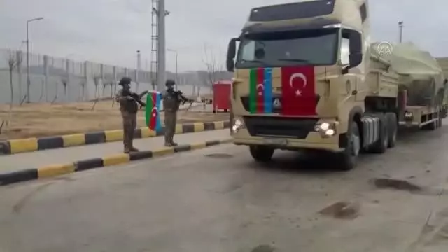Azerbaycan askerleri 'Kış Tatbikatı' için Kars'ta Azerbaycan askerleri 'Kış Tatbikatı' için Kars'ta