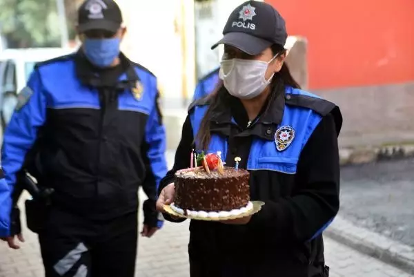 Babası cezaevinden mektup yazdı, polis doğum gününü kutladı Babası cezaevinden mektup yazdı, polis doğum gününü kutladı