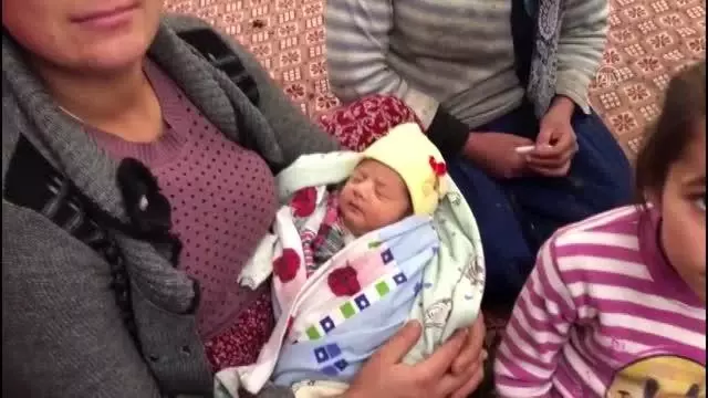 BALIKESİR - Yolu kardan kapanan ormanlık alanda çadırda mahsur kalan aileye ulaşıldı BALIKESİR - Yolu kardan kapanan ormanlık alanda çadırda mahsur kalan aileye ulaşıldı