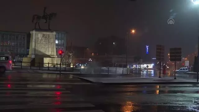 Kar yağışı etkisini sürdürüyor Kar yağışı etkisini sürdürüyor