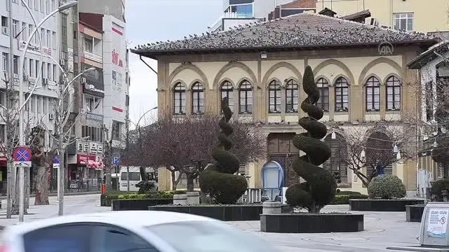 Sokağa çıkma kısıtlaması nedeniyle sessizlik hüküm sürüyor Sokağa çıkma kısıtlaması nedeniyle sessizlik hüküm sürüyor