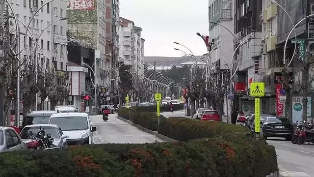 Sokağa çıkma kısıtlaması nedeniyle sessizlik hüküm sürüyor Sokağa çıkma kısıtlaması nedeniyle sessizlik hüküm sürüyor