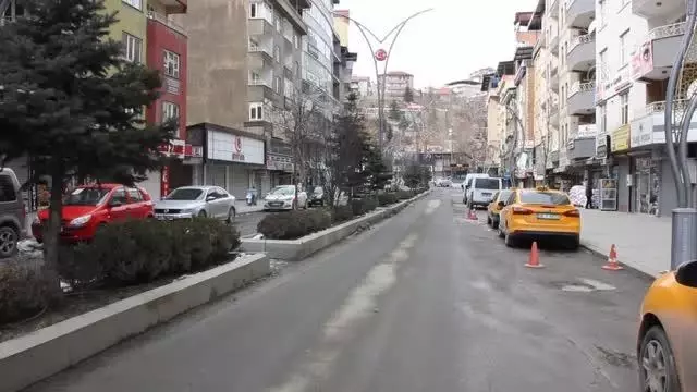 Son dakika haberi... Cadde ve sokaklar boş kaldı Son dakika haberi... Cadde ve sokaklar boş kaldı
