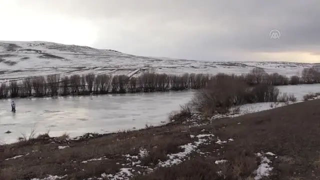 Curling Milli Takımı bu kez donan çay üzerinde curling heyecanı yaşadı Curling Milli Takımı bu kez donan çay üzerinde curling heyecanı yaşadı