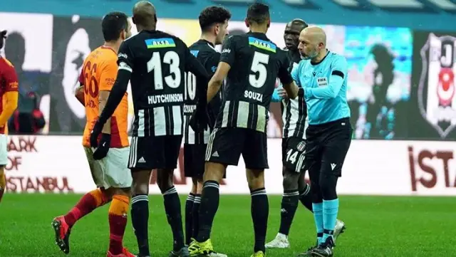 Cüneyt Çakır's decisions in the derby attracted great reactions on social media Cüneyt Çakır's decisions in the derby attracted great reactions on social media