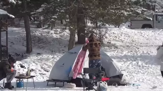 Doğaseverlerin Karagöl'de kamp keyfi Doğaseverlerin Karagöl'de kamp keyfi