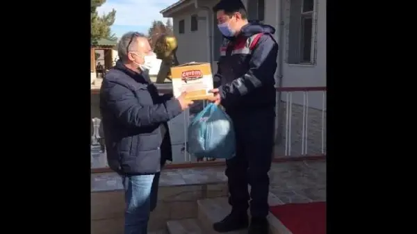 Doruk, kaza sonrası kaybolan muhabbet kuşuna kavuştu Doruk, kaza sonrası kaybolan muhabbet kuşuna kavuştu