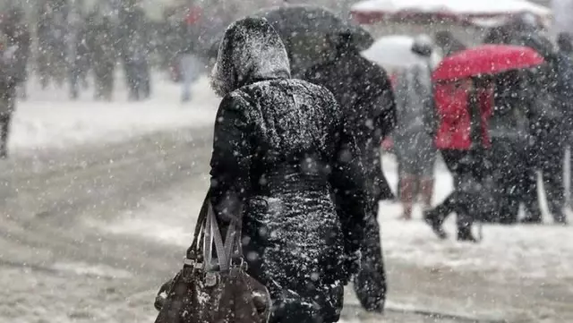 Düzce, Zonguldak ve Kütahya'da engelli ve hamile kamu çalışanları bugün idari izinli sayılacak Düzce, Zonguldak ve Kütahya'da engelli ve hamile kamu çalışanları bugün idari izinli sayılacak