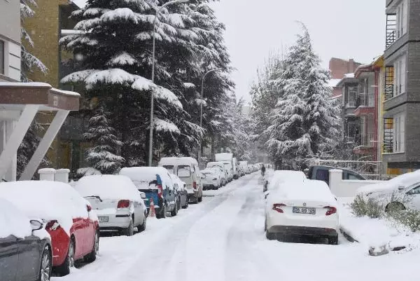 Eskişehir güne beyaz örtüyle uyandı Eskişehir güne beyaz örtüyle uyandı