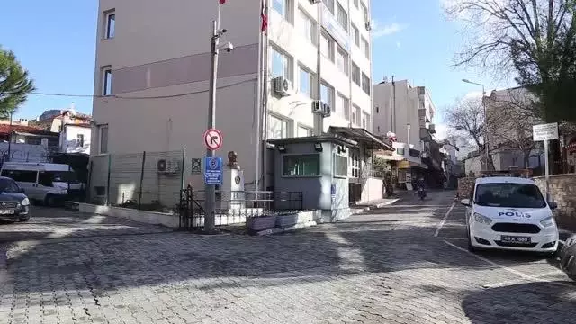 Fuhuş parasıyla yakalanan 5 şüpheli adli kontrol şartıyla serbest Fuhuş parasıyla yakalanan 5 şüpheli adli kontrol şartıyla serbest