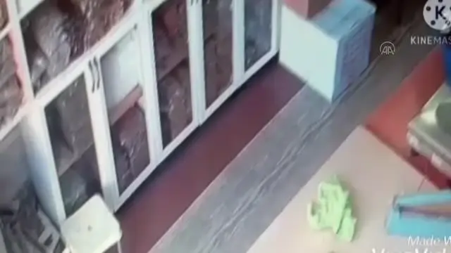 GAZİANTEP - İş yerinin kasasından hırsızlık güvenlik kamerasında GAZİANTEP - İş yerinin kasasından hırsızlık güvenlik kamerasında