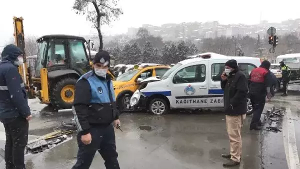 Son dakika haberleri! Kağıthane'de trafik kazası: 1 yaralı Son dakika haberleri! Kağıthane'de trafik kazası: 1 yaralı