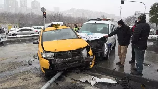 Son dakika haberleri! Kağıthane'de trafik kazası: 1 yaralı Son dakika haberleri! Kağıthane'de trafik kazası: 1 yaralı