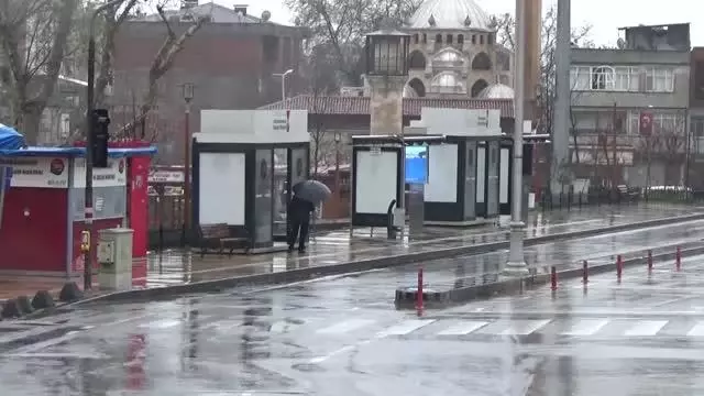 Cadde ve sokaklar boş kaldı Cadde ve sokaklar boş kaldı